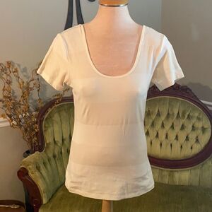 Old Navy. Scoop neck tee. Women’s M.